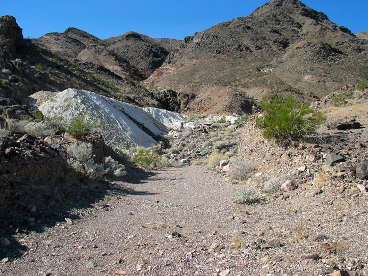 Hiking up the wash toward it.