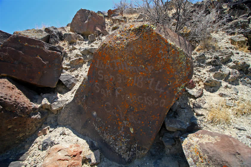 This boulder, however, is what we've been looking for!  This is the second of the three Tillman inscriptions and is the most elaborate of them.