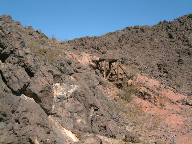 A good look at the headframe.