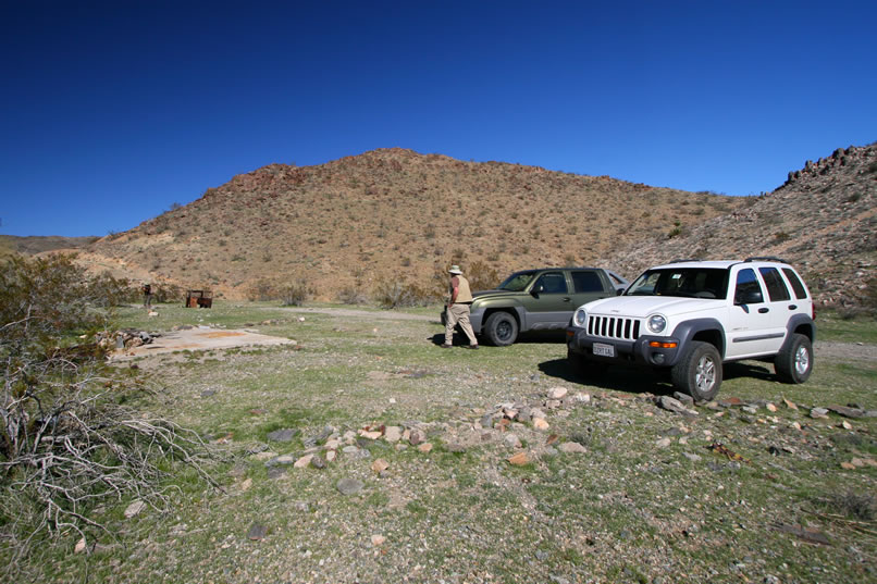 After bumping around for a bit, we eventually arrive at the old cabin site below the Snow Cloud Mine.  Mohave did a good job getting the Tank up here with its longer overhangs and lower clearance.