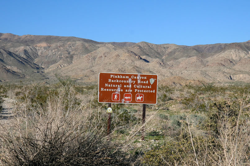 From the end of the Pinkham Canyon Trail it's only a mile or so to the freeway.  Well, today we got to check on two old mine sites that we've been interested in and also enjoy lots of nice scenery.  Life is good!