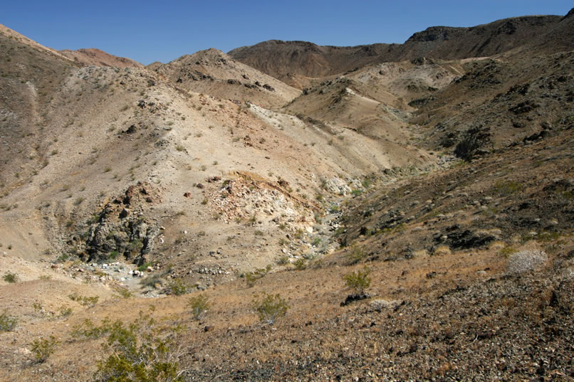 However, shifting our position a bit shows a long, steep cut on the opposite hillside that's lined with......you guessed it, stacked rocks!