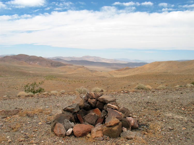 A look down toward the Owlshead Basin where we'll pick up the old road to the now abandoned microwave relay station.