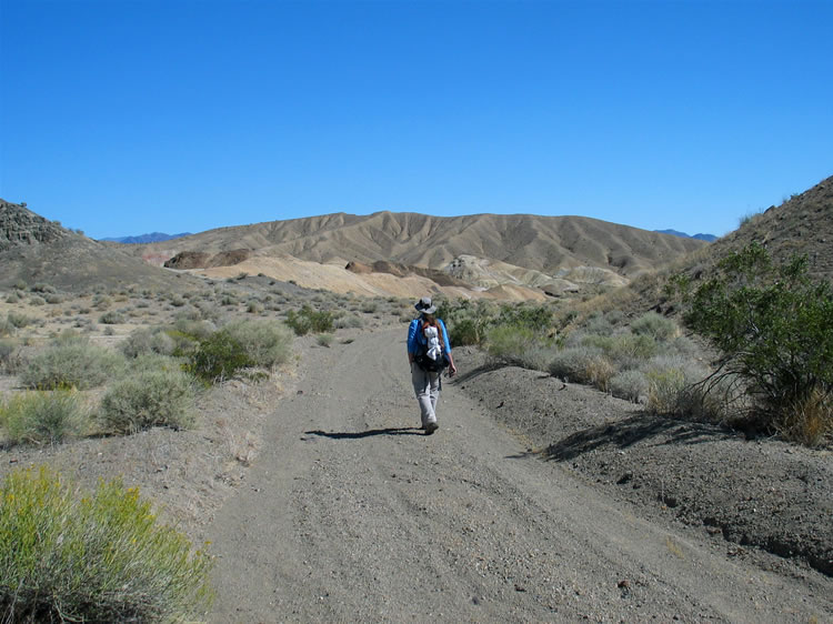 After leaving the dike area we continue on into the Crystal Hills.