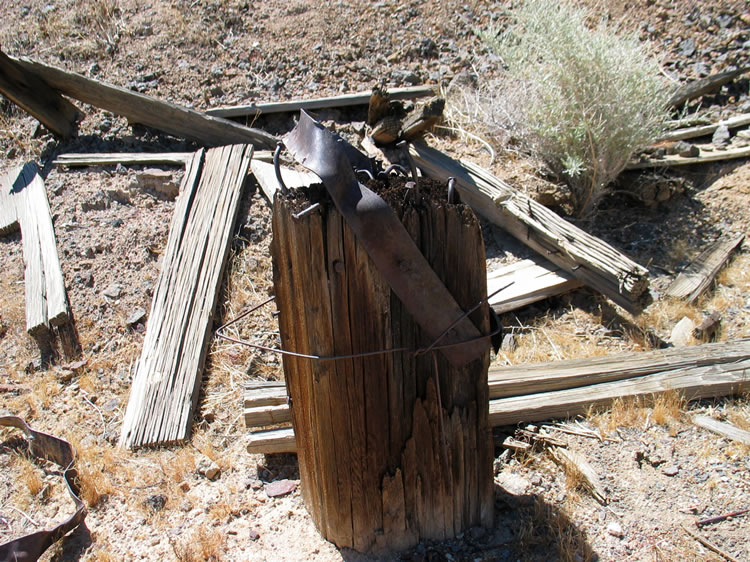 A closer look at the anvil stump.