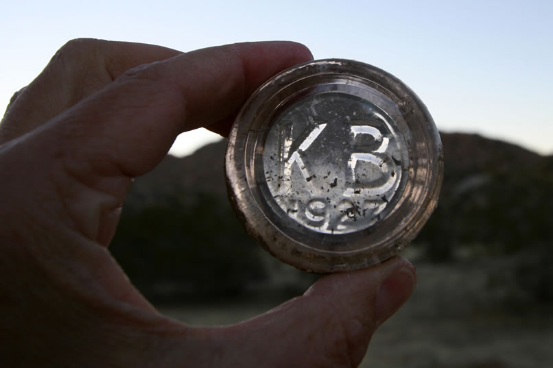 This last one is pretty neat.  The bottom of this glass jar says "KB 1927."  Well, it's been a long but very interesting day!  There's nothing better than messing around in the desert!   Hope to see you again next time!