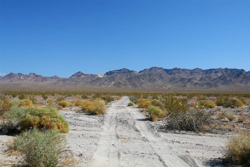 What a beautiful day for exploring!  Even the road seems mellow and beckoning, but that's about to change!