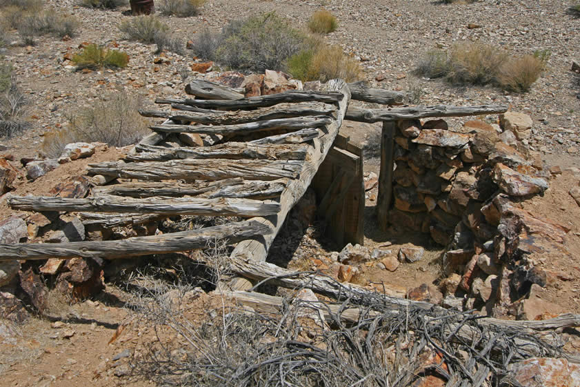 This different angle clearly shows the details of the roof construction.