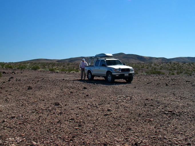 After heading down the Lavic Lake Road for a bit, we turned west toward the Pisgah lava flow and stopped at a likely looking starting point for our collecting adventure.