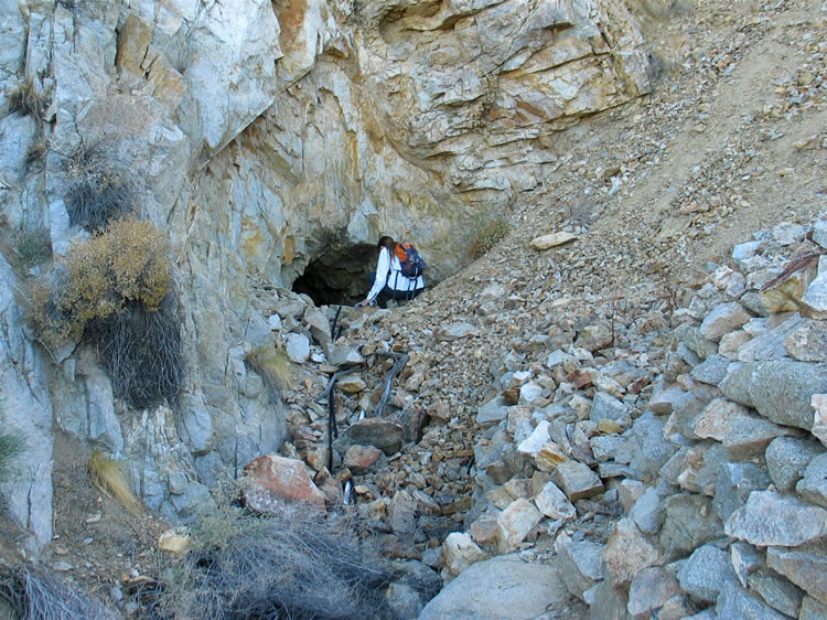 Niki at the tunnel entrance.