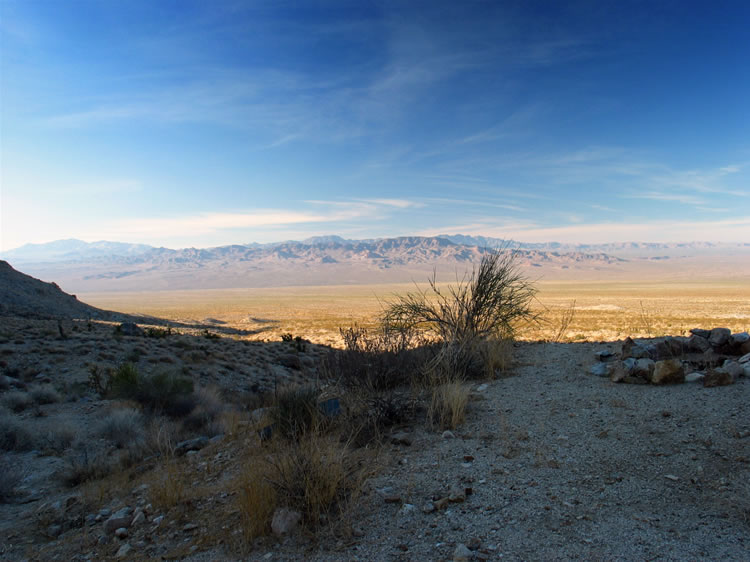 From here we leave the road, expecting to do some uneventful cross country hiking before regaining it once again.