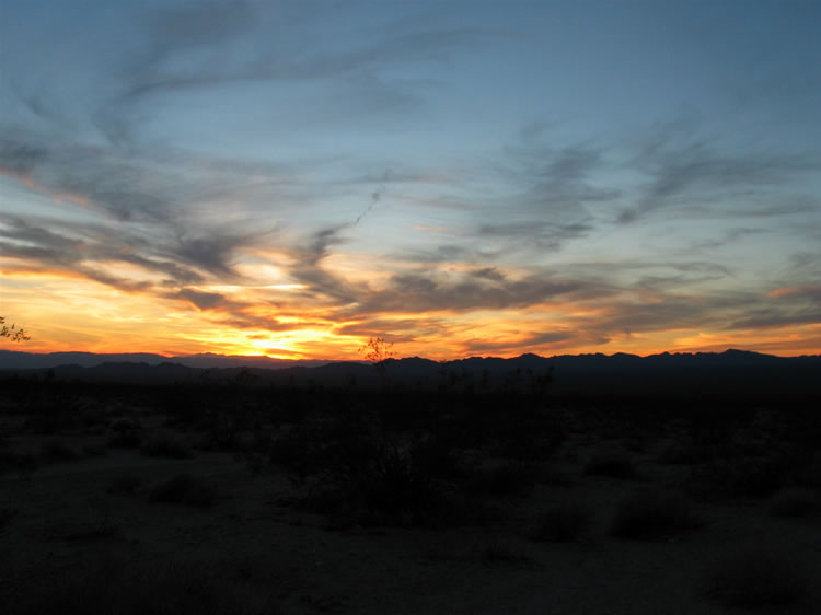 As the Lizardmobile heads back toward pavement we enjoy a colorful sunset.