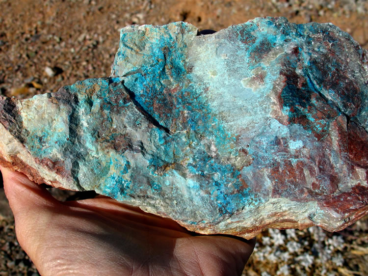 Once back outside we take some pics of the colorful copper ore from the mine.