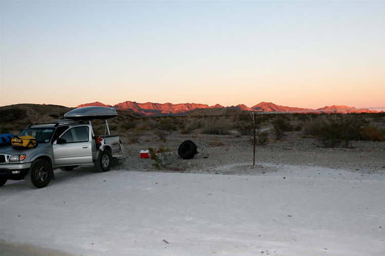 We're at the White Cap Quarry.  This is private property and a working calcium carbonate quarry that is owned by OMYA International.  Howard, as chief geologist at the White Knob Quarry in Lucerne Valley, also spends part of his time here at the White Cap.  He guaranteed us a flat spot and a scenic location.  This proved to be an understatement.