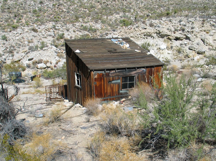 A view of the rear of the cabin as we begin to explore around the area.