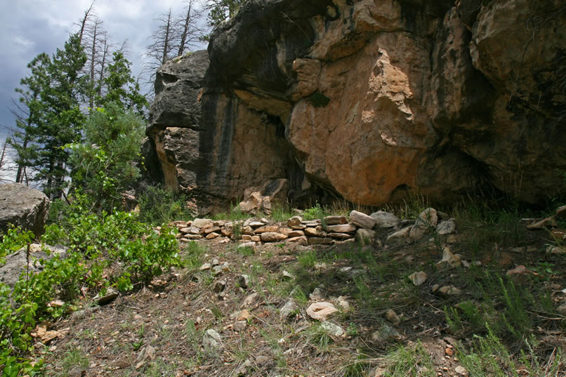 Finally, we're on our way back down and say our goodbyes to the Black Canyon Rock Shelter.  But we're not done with this area yet because just a little way down the road is another fantastic pictograph site!