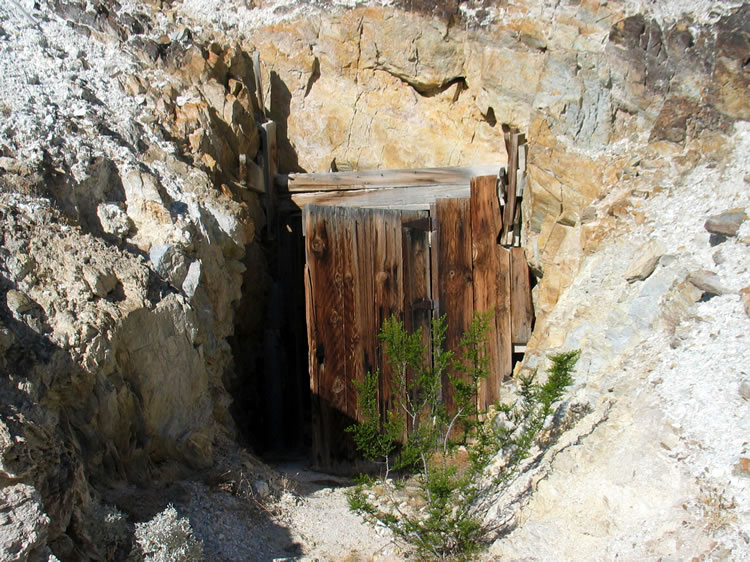 The second level also used lode mining techniques of adits and tunnel complexes.
