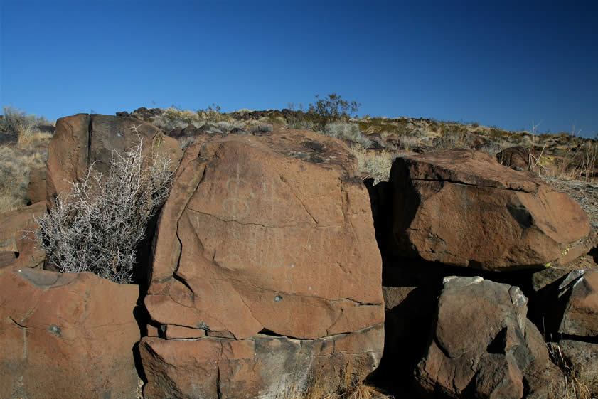 Although these are hard to see, they give us a boost of confidence that we're in the right area.  These petroglyphs, as well as the rest that we'll be seeing today, are mostly Great Basin abstract.