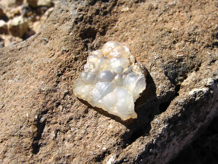 A nice piece of bubbly chalcedony.