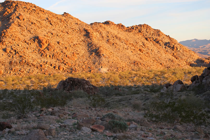 The other mine looks tantalizingly close in this telephoto shot but in reality it would be dark by the time we got there so we just keep on hiking.