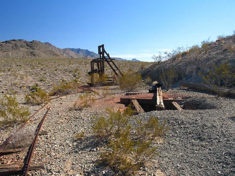 Here's a view of the same area of the first shaft and the headframe from the trackway.