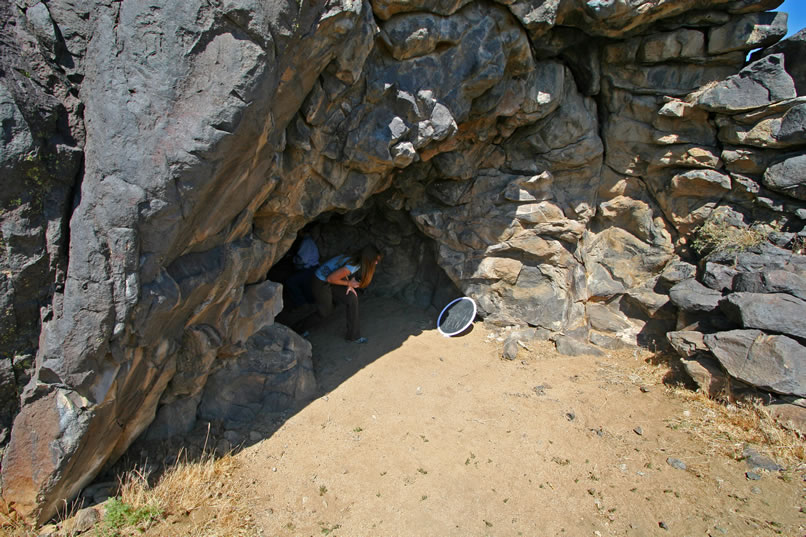 Jamie has her collapsible reflector in her day pack and we set it up at the entrance.  It throws a bright reflection all the way to the end of the cave and makes viewing the images a lot easier.