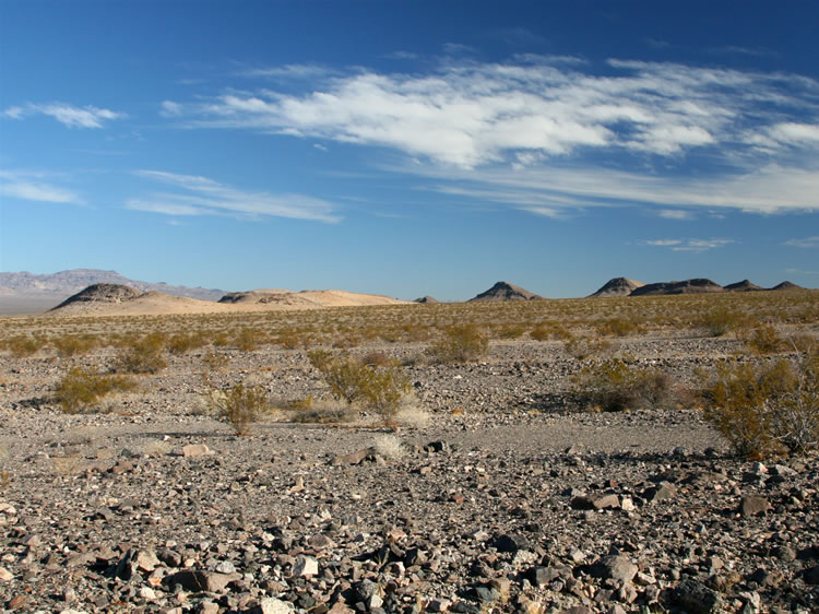 Another look at those photogenic little buttes.