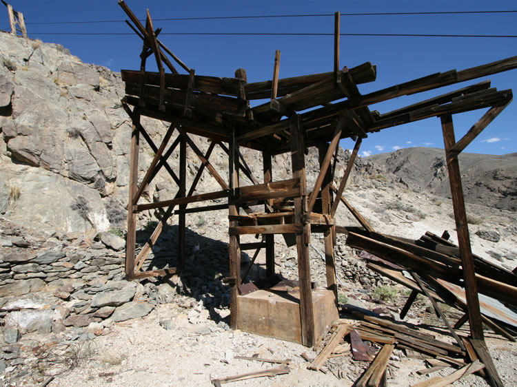 Some views of the terminal remains.