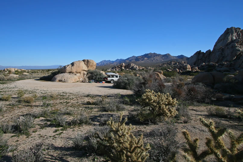 A last look at our snug campsite before we load up the Lizardmobile and head around to explore the southern side of the Granite Mountains.