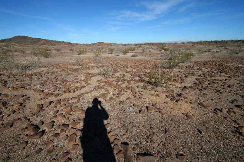 This view tries to capture the sinuous "tail" of the geoglyph as it winds its way to the right.