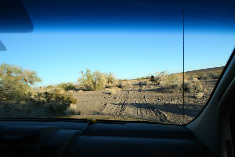 The roads are typical desert tracks and we make decent time.