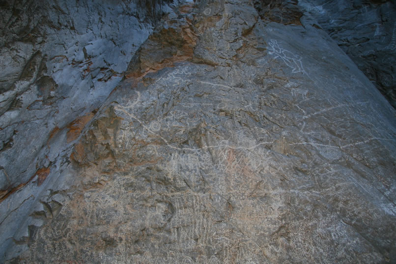 This is a look at the upper part of the same panel.  Note the chute to the left that we'll use later to continue our climb upwards out of the bowl.