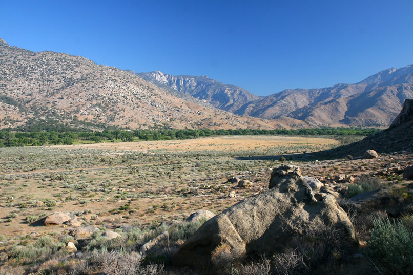 A look across South Fork Valley at the scenic Sierras where we'll be spending the day.