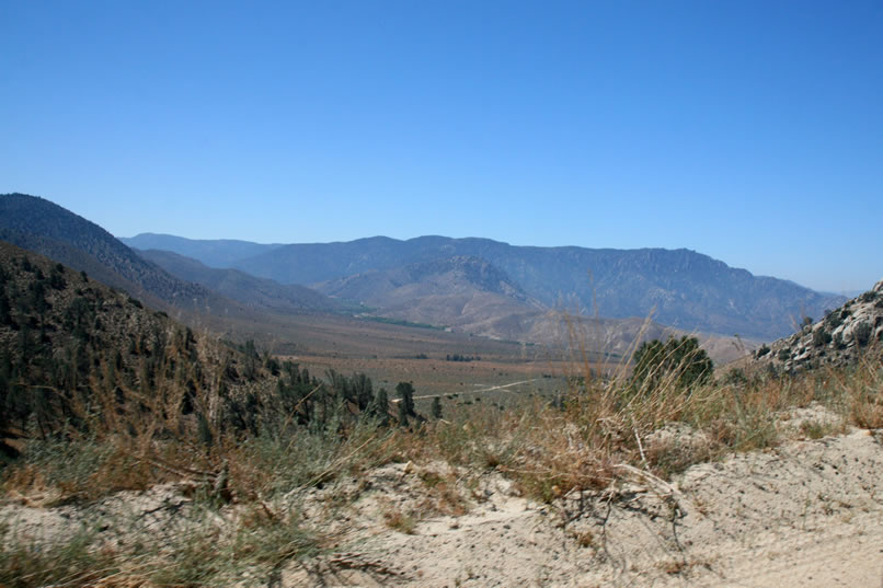 As you can see, we're on the move again and are following Canebrake road as it twists its way higher toward the upper meadows.  This area was once a junction of the territory of the Tubatulabal, Panamint Shoshone, and Kawaiisu so it's no wonder that there are so many sites here!