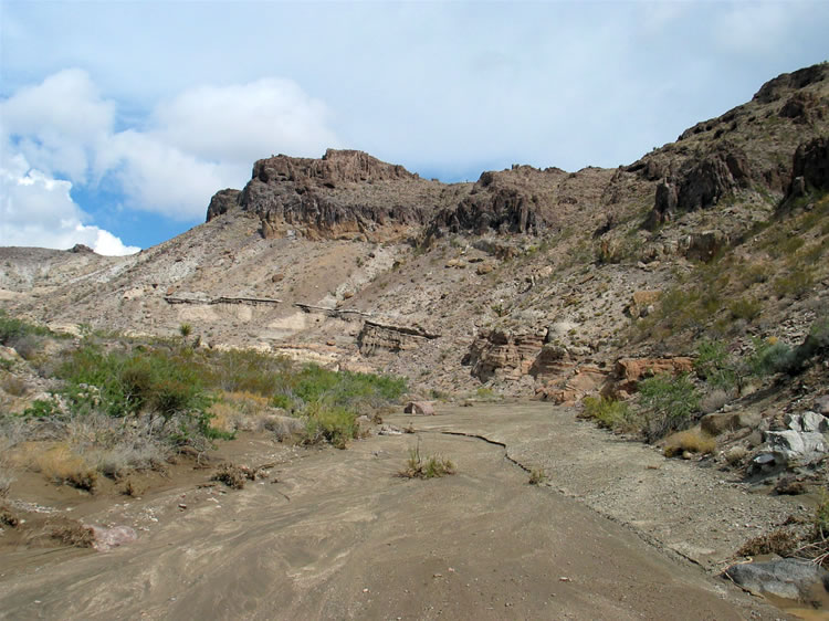 Eventually we return to the stream bed and continue north into a scenic little canyon.