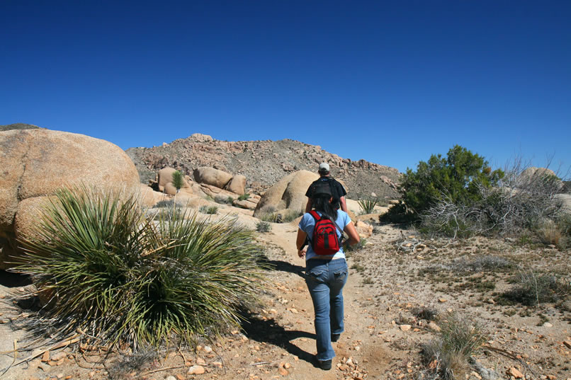 Leaving our vehicles at the Split Rock parking lot, we set off under a dome of clear blue sky.