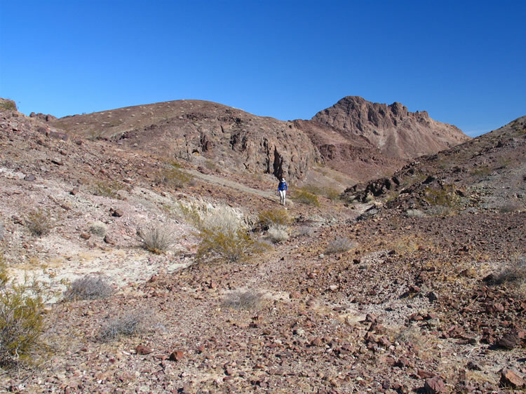 Even though we strike out on the paisley agate the scenery is still top notch.  Our next plan is to head back toward the truck and then do a side trip to an old nodule collecting area.