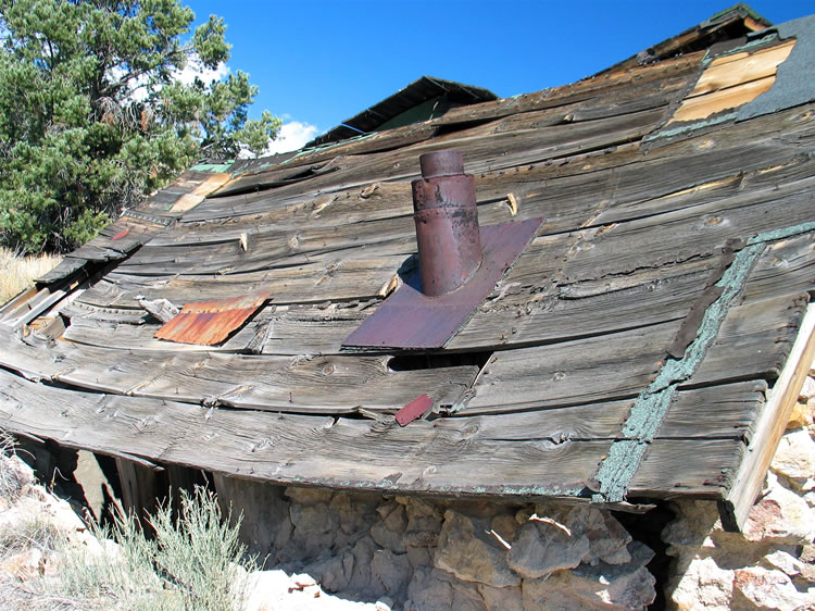 A closer look at the cabin roof.