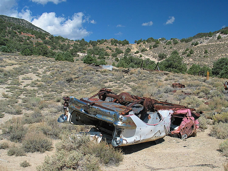 Since the claim to the mine was first staked in 1927, this car body looks like it's a fairly recent addition.