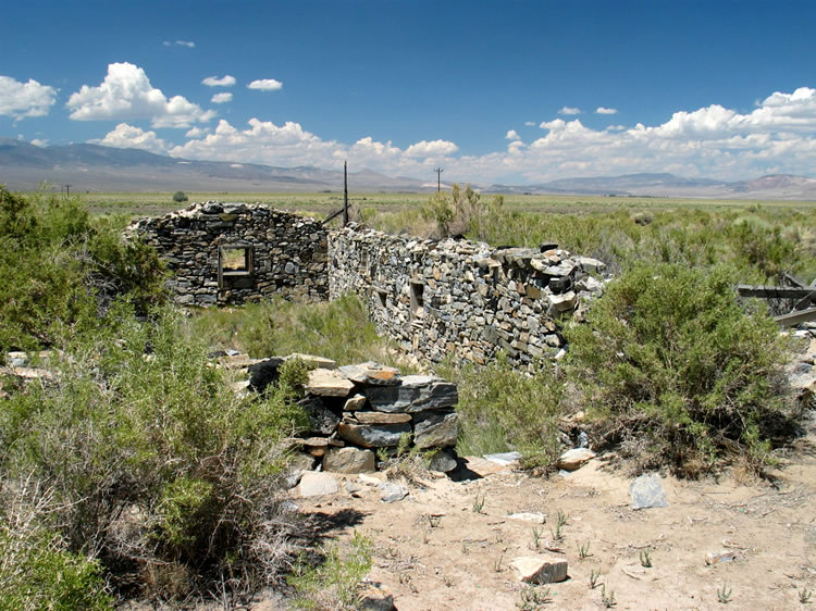 Another possible explanation for the structures has to do with an old stage station that was reported to be located in this general area.