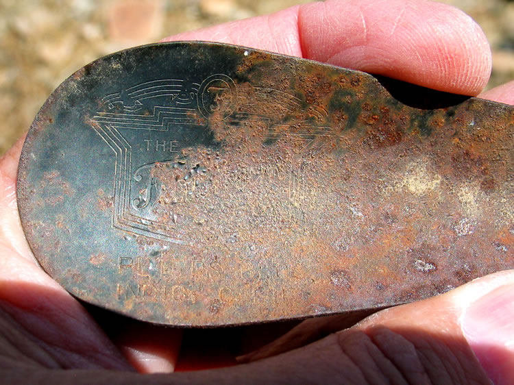 A shoe horn from Peters Bros., Indio, California.