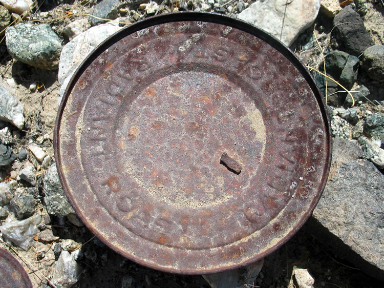 A Radiant Roast coffee can lid.