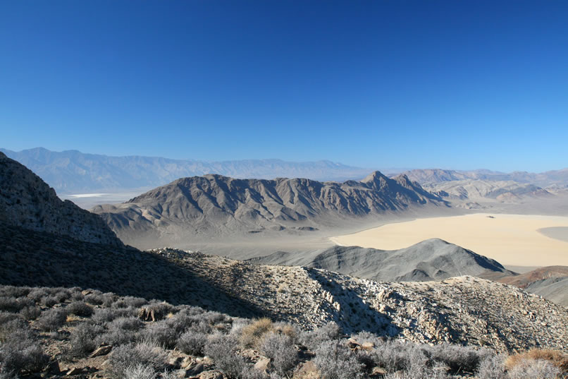 Looking through a low gap in the southern part of the Last Chance Range, you can even see into Saline Valley.   We're thinking that the white spot at the base of the Inyo Mountains might be the salt lake.  In any case, you couldn't ask for a better vantage point!